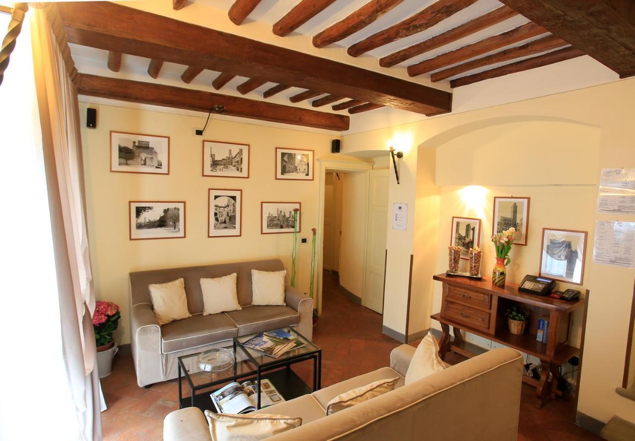 מלון סן ג'ימיניאנו Palazzo Mari מראה חיצוני תמונה